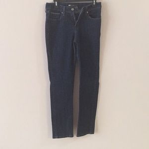 Women Levi skinny jeans size 9